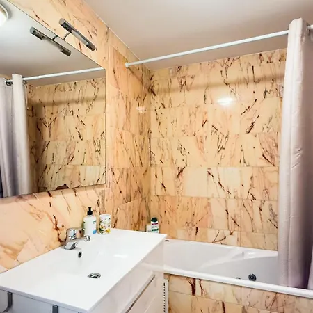 In With Panoramic Views *