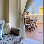 In With Panoramic Views *
